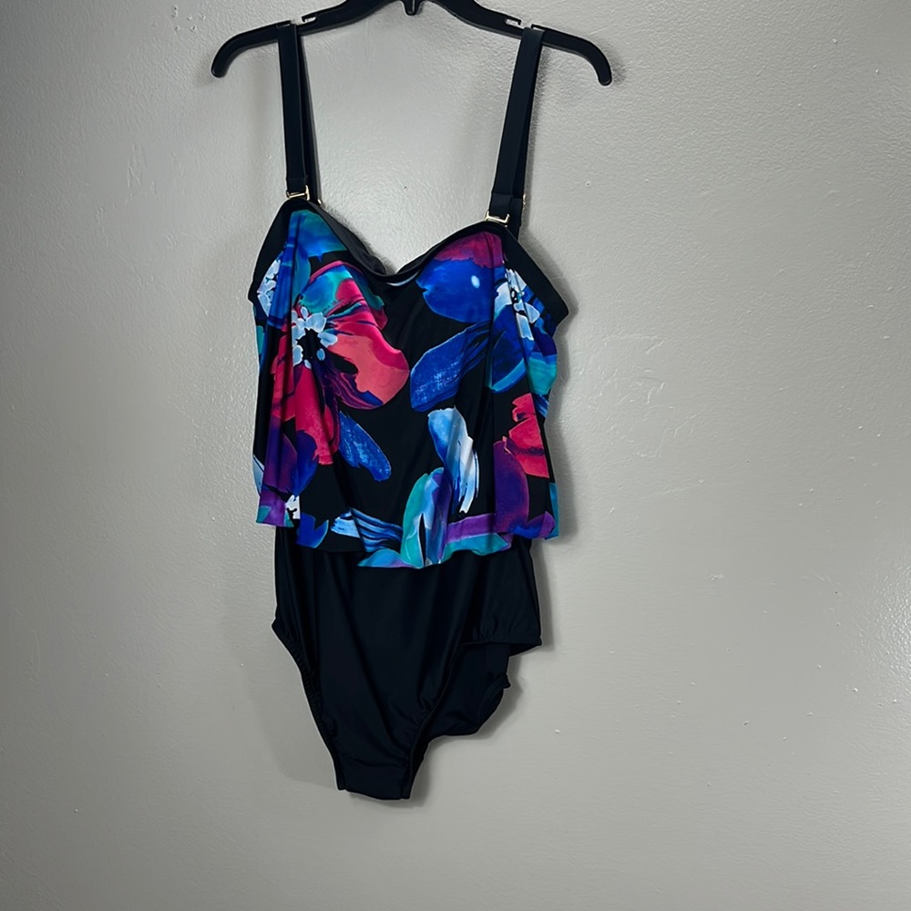 BAMBOO Women's Multicolored Floral Swimsuit Size XXL